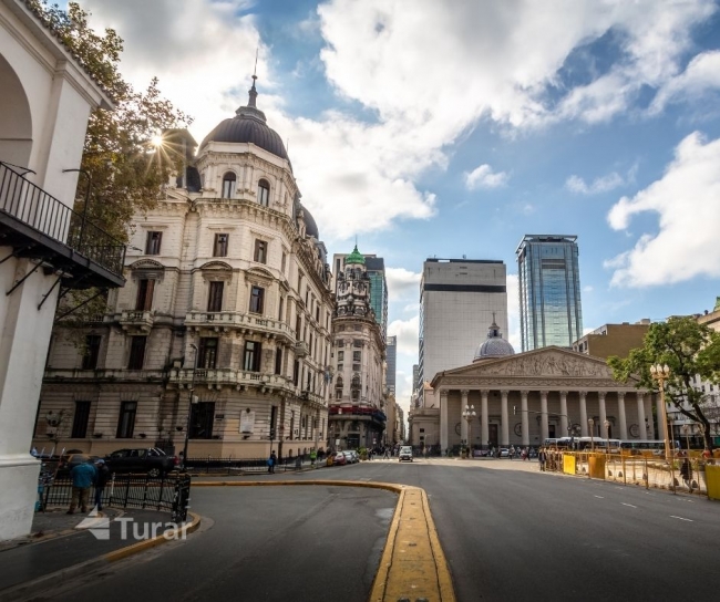 Visita a la ciudad con almuerzo  (sale de maana, sin retorno al hotel)