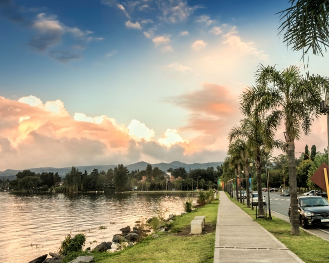 Villa Carlos Paz vistia a la ciudad ( medio d�a)