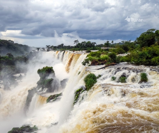 IGUAZ Excursin medio da a las Cataratas lado Brasileo 